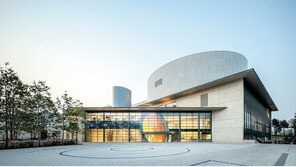 마곡 LG아트센터 열어 공연예술 발전에 기여