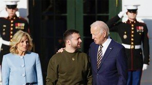 바이든, 우크라에 패트리엇 포함 2조4000억 지원…푸틴, 신형 ICBM 배치