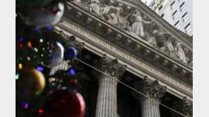 美 마이크론 매출 반토막에 10% 감원…주택거래 10개월째 줄어