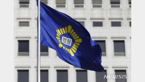 생후 2개월 아들 살해한 친모 항소심서 징역 12년