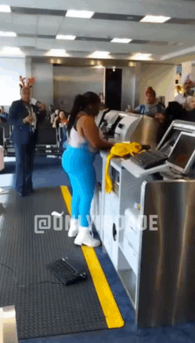 “애들 어딨어?”…말 없이 화장실 간 사이 공항 박살 낸 母