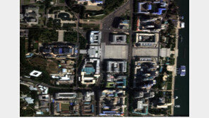 국토위성 1호로 찍은 평양 모습…김일성 광장 일대 사진 공개