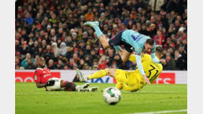 맨유, 리그컵 8강 진출