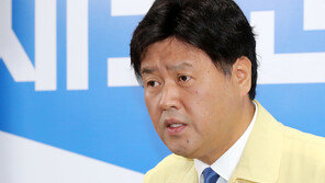 ‘이재명 최측근’ 김용 첫 재판서 혐의 부인…“돈 받은 것 없다”