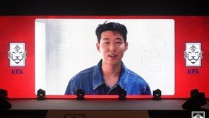 4년 연속 ‘올해의 선수’ 손흥민 “한국 축구 발전 위해 더 노력하겠다”