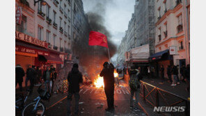 佛 쿠르드족 문화센터 총격 사건 후 파리 시위…“인종차별 반대”