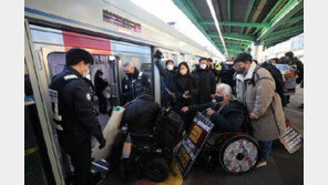 전장연, 다음 달 지하철 시위 재개 선언…"휴전은 끝났다"