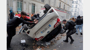 쿠르드족 3명, 파리 도심서 한낮 총격 피살 “佛, 우릴 보호 못해” 이주민 수천명 분노 시위 
