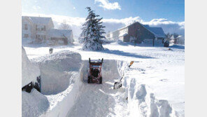 “눈더미 집-車에도 시신”… 美 살인 겨울폭풍 최소 46명 숨져 