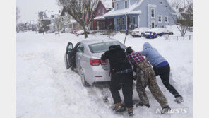 “1977년보다 더해”…美 뉴욕주 눈폭풍에 최소 27명 사망