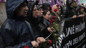파리 총격 용의자 살인 혐의 기소…쿠르드족 시위대 등 침묵 시위