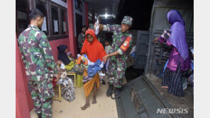 로힝야족 180여명 해상 떠돌다 인니 상륙… 탈수·굶주림 호소