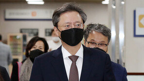 ‘복권’ 우병우, 변호사 개업 길 열렸다…변협 “재신청하면 심사”