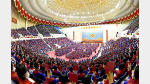 北 김정은, 소년단원들에 “원쑤가 덤벼든다면 용맹하게 싸워야”