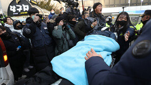 ‘민주당사 점거농성’ 민주노총 2명 추가 입건…건조물 침입 혐의