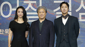 ‘헤어질 결심’, FT 선정 올해의 영화…“韓거장의 심리 묘사는 화룡점정”