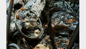 얼어붙은 키박스 라이터로 녹이려다 차 전체 ‘홀랑’