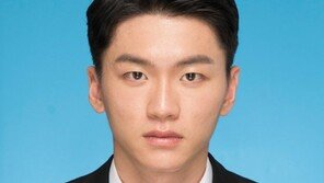 아파트서 뛰어내린 여성…맨손으로 받아 구한 경찰