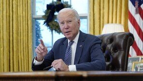 “바이든, ‘트럼프 지지’ 일부 비밀경호요원 불신…무능·정치화 판단”