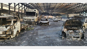 사망 5명 모두 車에서 발견… 순식간에 퍼진 불길 못 피한듯