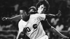 펠레가 남긴 불멸의 기록…월드컵 3회 우승·통산 1283골