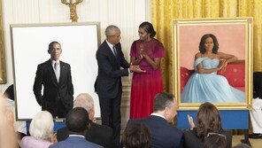 미셸 오바마, 결혼 불화 고백 “10년간 남편 견디기 힘들었다”