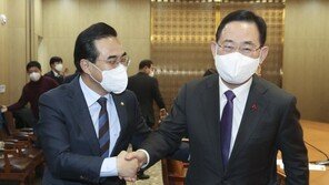 與 “방탄국회 오해” vs 野 “치졸한 행태”