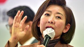 나경원, 당대표 출마에 “아직 고민 중…인구문제 맡긴 尹과 충분히 논의”