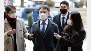 법원, 김만배 상태 직접 확인…대장동 재판 재개 고심