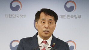 조선업계 인력난에…한동훈 “외국인력 비자 발급기간 단축하라”