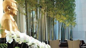 신동빈 “상시적 위기 시대, 도전 없인 내일 없어” 