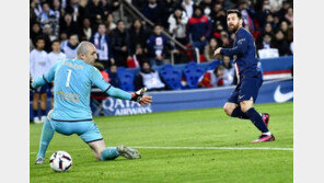 골과 함께… ‘축구의 신’이 돌아왔다