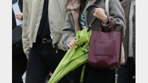 한파 지나니 한겨울 장맛비?…‘오락가락’ 날씨에 혹독한 출근길