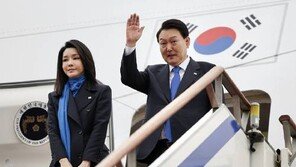 尹대통령, UAE·스위스 순방길 올라…“경제에 초점”