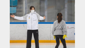 ‘피겨 여왕’ 김연아, 특별 강사로 꿈나무 지도