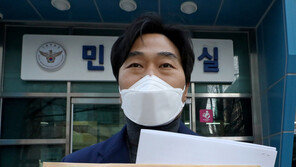 ‘뉴스공장’ 김어준 상표법 위반 혐의 고발 당해