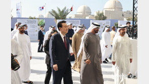 UAE대통령, 바라카원전 먼저 가 尹 맞이… 이재용-정의선 동행