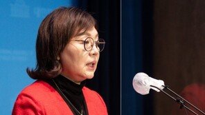 與 “尹정부와 민생 최우선…통합과 화합의 韓 되도록 노력”