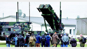 폴란드 “우크라에 독일산 전차 지원”… 러 “세계적 재앙 될 것”