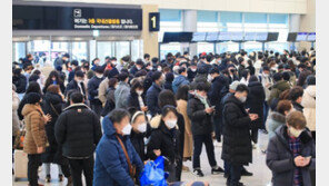 제주공항 운항 재개…임시편 투입 1만 명 수송