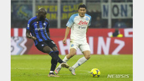 김민재의 나폴리, 33년 만의 우승에 청신호…2위 밀란 대패