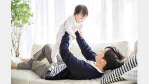 작년 육아휴직 13만명 첫 돌파… 사용 기간은 오히려 줄어