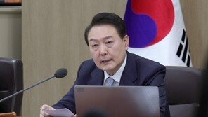 尹 “국무위원 모두 영업사원…규제·노동, 글로벌 스탠더드로”