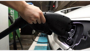 한파에 전기차 주행거리 반토막…“충전 난민이 따로 없었다”