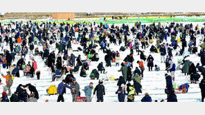 인제 ‘빙어축제’ 방문객 10만명… 겨울축제 북새통