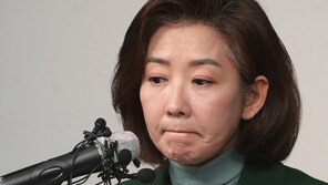 모친 제삿날 ‘불출마 선언’, 쓸쓸함이 더 했던 나경원…측근들 눈물