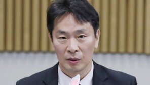 금감원장 “은행 영업시간 정상화 막는 노조에 강하게 대응”