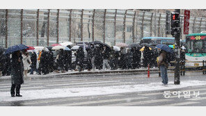 수도권 폭설에 지하철 북새통…“출근시간 평소의 2배”