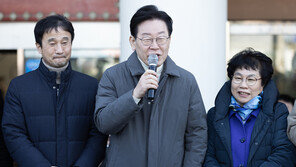 이재명, 의원들에 기본사회委 참여 서신…줄세우기 비판도