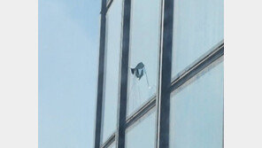 해운대 고층아파트서 강풍에 유리창 깨지고 조각 떨어져